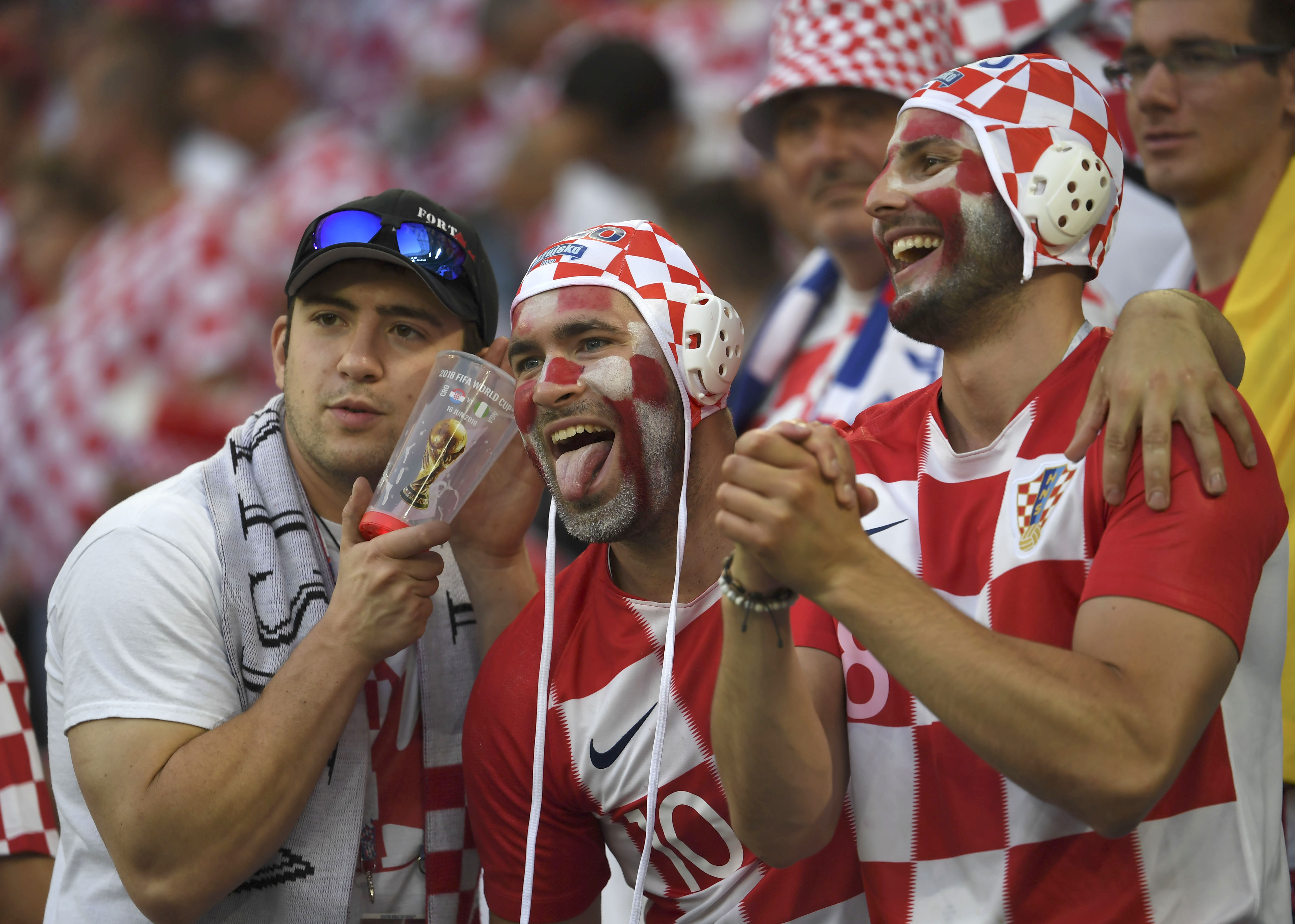 波尔多逆转胜利，球迷狂欢庆祝